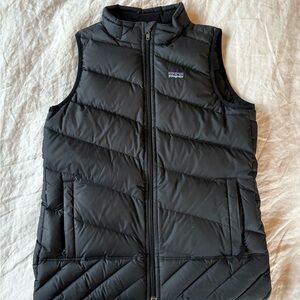 Patagonia Juniors Quilted Black Vest